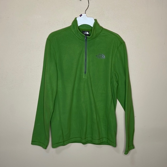 The North Face 1/2 zip fleece Pullover - Picture 2 of 7